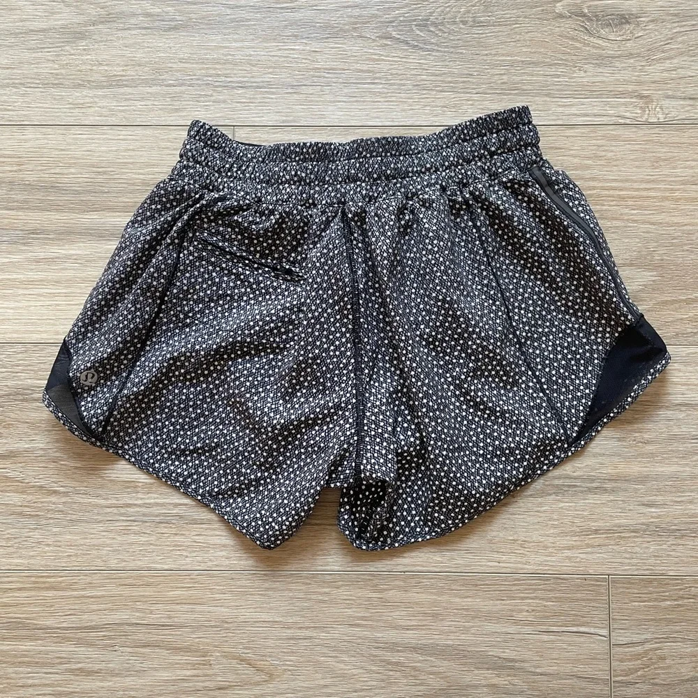 Lululemon Hotty Hot Shorts Reflective Dot - Picture 4 of 5